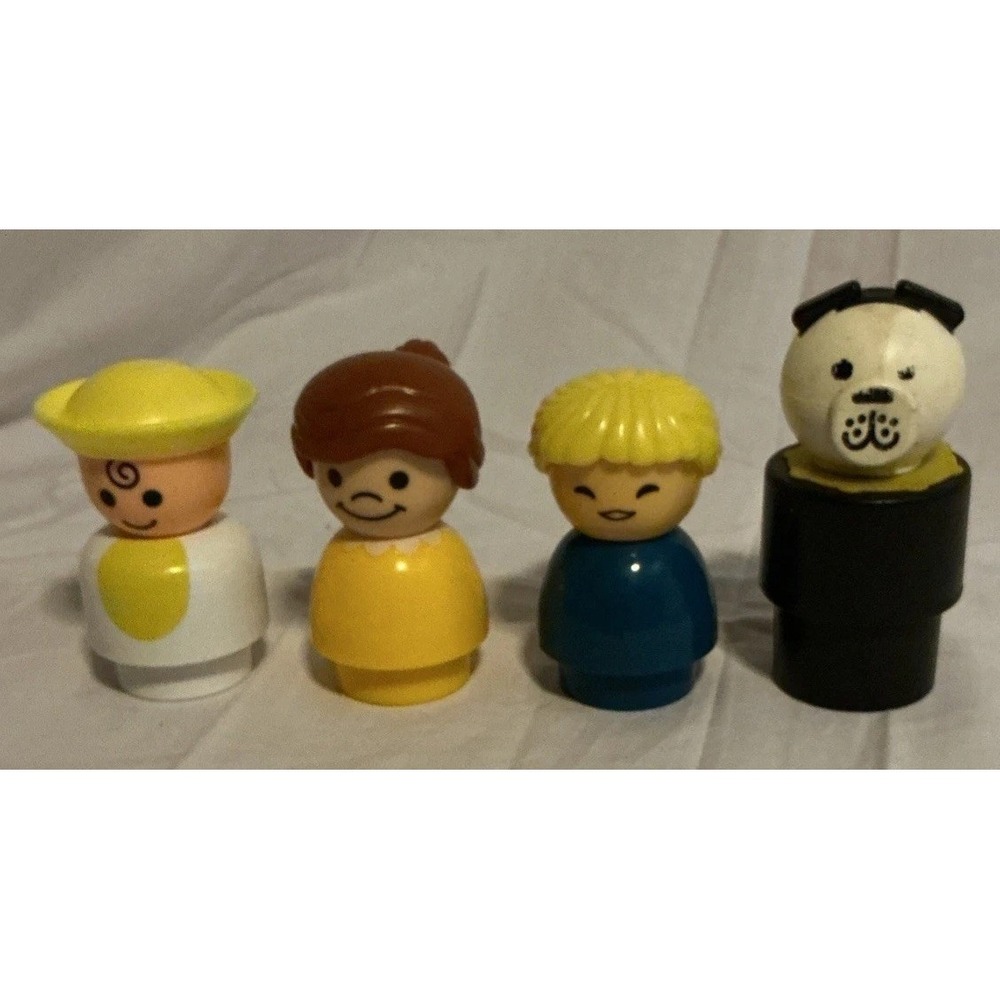 Fisher Price Lot Of 4 Jumbo Little People And Dog